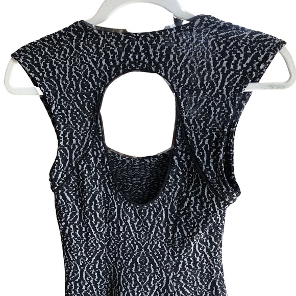 Urban Outfitters Silence + Noise black and white cut/out dress size small - Picture 8 of 8